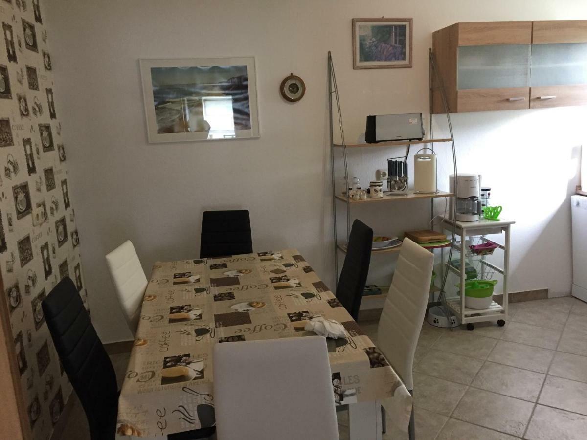Ferienwohnung Neustrelitz Ngoại thất bức ảnh
